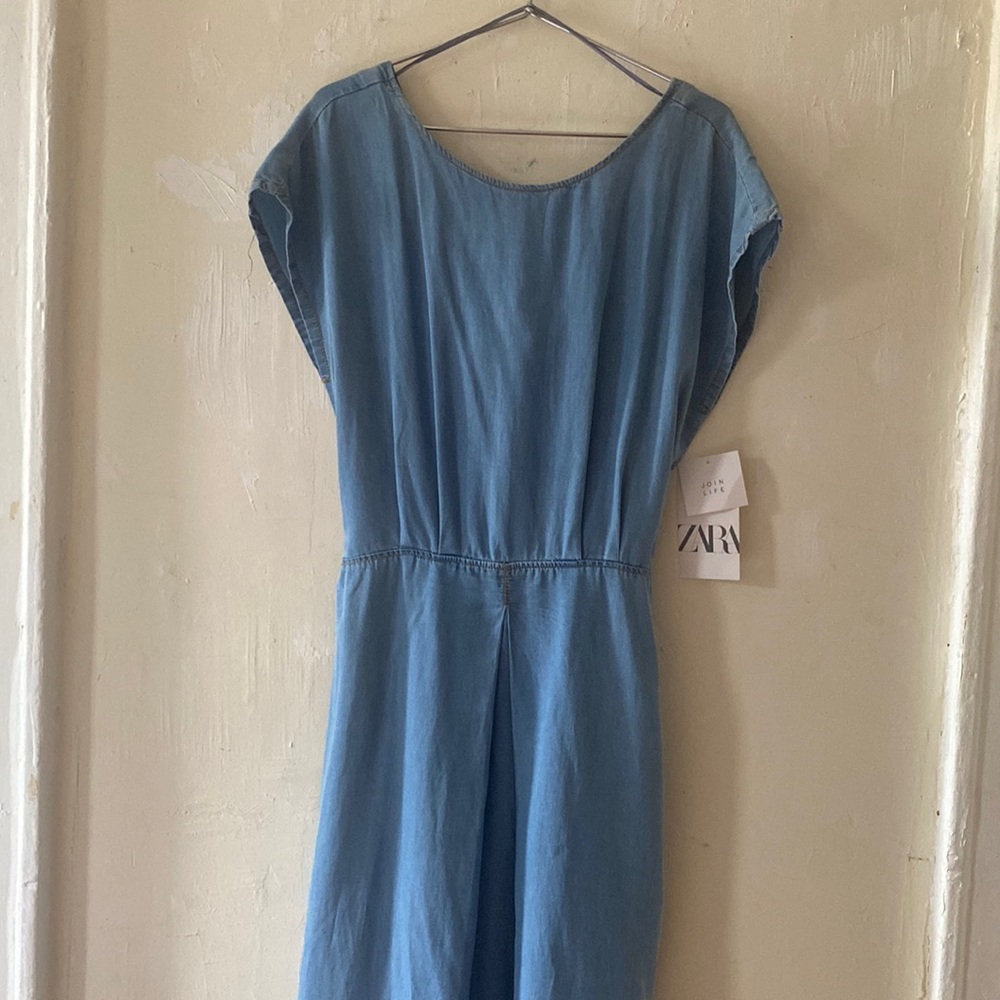 Zara dress with bow in the back